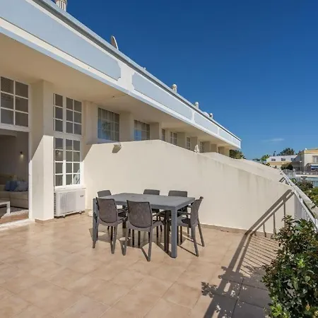 Ponta Grande Aparthotel