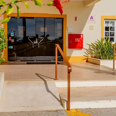 Ponta Grande 公寓式酒店 *