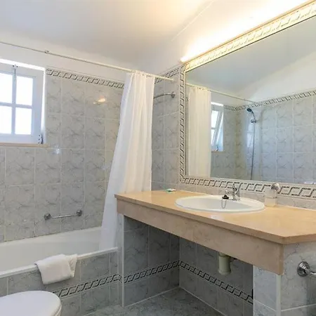 Ponta Grande 公寓式酒店 *