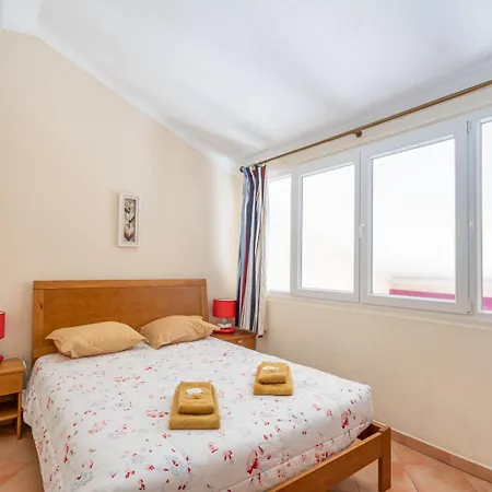 Ponta Grande 公寓式酒店 *