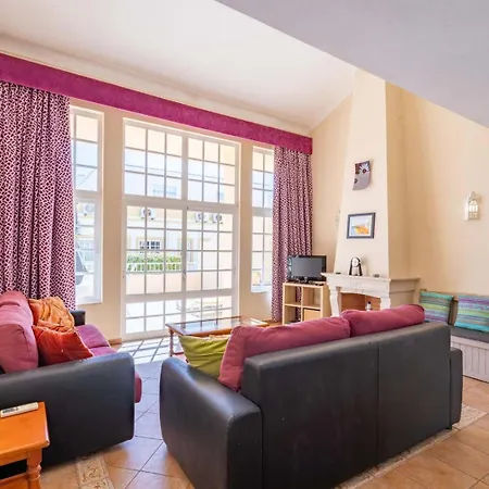 Ponta Grande 公寓式酒店 *