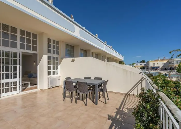 Ponta Grande Apartahotel