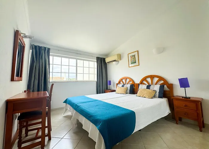 Ponta Grande Apartahotel