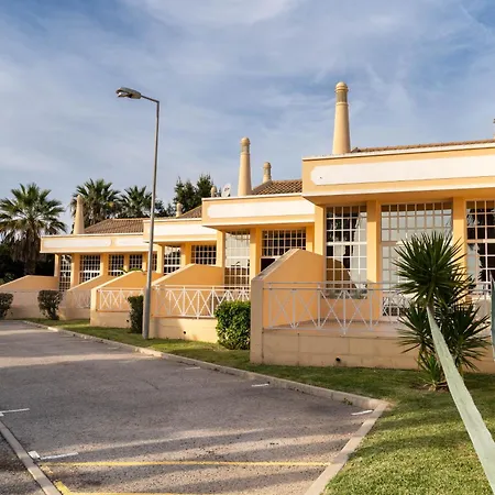 Ponta Grande Lägenhetshotell 5*