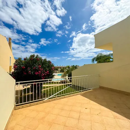 Lägenhetshotell Ponta Grande 5*